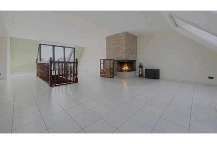 4-Zimmer-Maisonette-Wohnung mit Kamin im Wohnzimmer ! - Nürnberg Holzheim