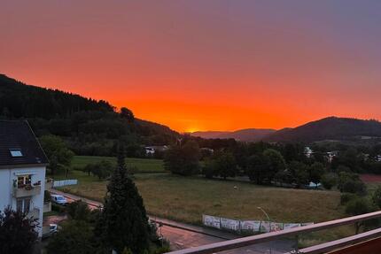 Tolle 2,5-Zimmer-DG-Wohnung mit Balkon mit Aussicht in Murrhardt