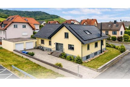 Hochwertiges 3 Familien Haus - 1.000.000,00&nbsp;EUR Kaufpreis, ca.&nbsp; 350,00&nbsp;m&sup2; in Rödelsee (PLZ: 97348)