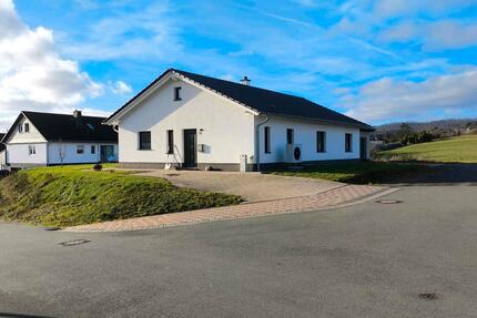 Bungalow in Dodenau mit Wärmepumpe und Garage - Battenberg (Eder)