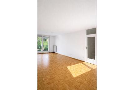 Erstbezug nach Renovierung! Helle 3-Zimmer-Wohnung mit großem Balkon & EBK - Mönchengladbach