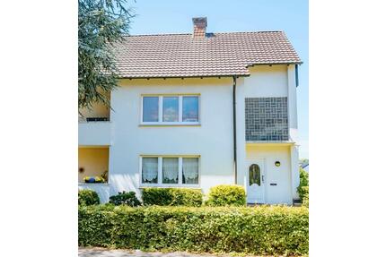 3ZKB mit Balkon und Ruhe - 800,00&nbsp;EUR Kaltmiete, ca.&nbsp; 84,00&nbsp;m&sup2; in Oerlinghausen (PLZ: 33813)