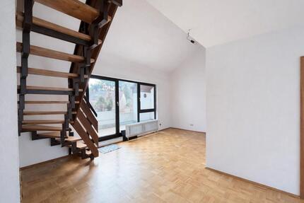 Gemütliche 2,5 Zimmer Wohnung mit Loggia und EBK - Bad Homburg vor der Höhe Gonzenheim