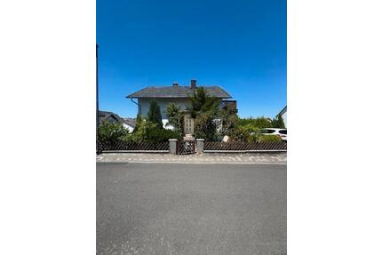 Kleines renovierungsbed. Haus in ruhiger Lage von Neu-Anspach