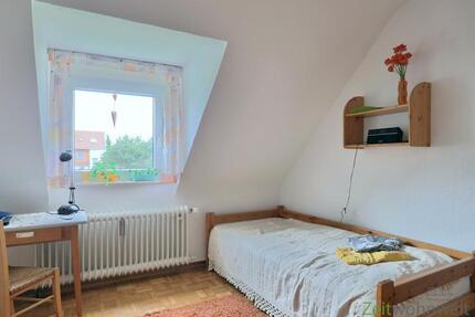 (EF1295_M) Kassel-Stadt: Nierderzwehren, preiswertes möbliertes Apartment in einer Anliegerstraße