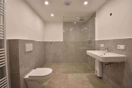 Wohnung zum Mieten in Düsseldorf 1.250,00 € 74.95 m²