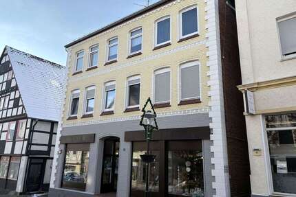 Haus zum Kaufen in Blomberg 195.000,00 € 283 m²