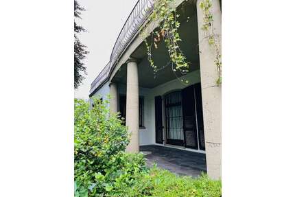 Haus zum Kaufen in Krefeld 2.400.000,00 € 650 m²