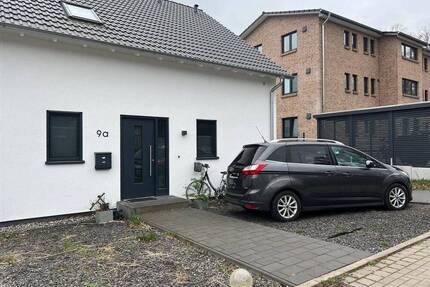 Traumhaus für Familien: DHH mit Sonnengarten in Büchen - KfW-55, A+, vor den Toren Hamburgs