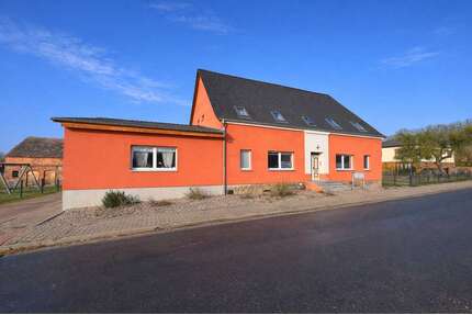 Haus zum Kaufen in Lüdersdorf 375.000,00 € 345 m²