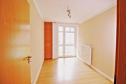 3 Zimmer Wohnung mit Küche und Carport! - Holzminden