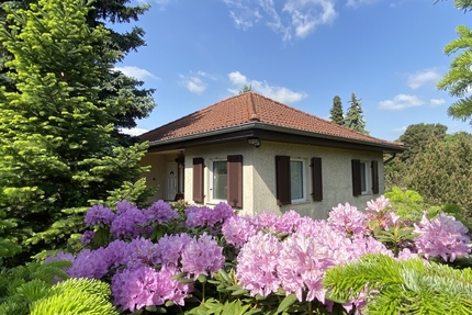 Kleiner bewohnbarer Bungalow auf großem Baugrundstück in perfekter Lage von Coswig