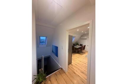 Kleine 2-Zimmer Dachgeschosswohnung in Ellhofen, frisch saniert