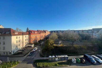 Erstbezug! Helle 4-Zimmer-Wohnung im Dachgeschoss, alles neu! - Schwerin Neumühle