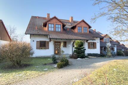 Wohnen auf Zeit (max. 18 Monate): Reihenendhaus mit 4,5 Zi., ca. 140 m², Garten & Garage - Großheirath