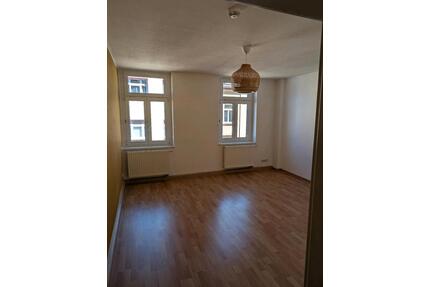 geräumige 2 Raum Wohnung, mit Balkon - Freiberg