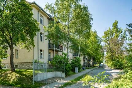 2-Raum-Wohnung mit Balkon - 320,00&nbsp;EUR Kaltmiete, ca.&nbsp; 54,00&nbsp;m&sup2; in Saalfeld (Saale) (PLZ: 07318)