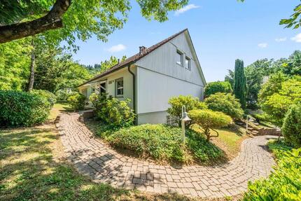 Einfamilienhaus (befristet für 1 Jahr) in Freiburg-Zähringen - Freiburg im Breisgau Herdern