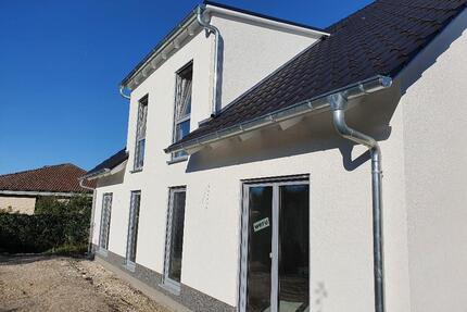 Wolfsburg - Wendschott: Doppelhaushälfte in Top Lage