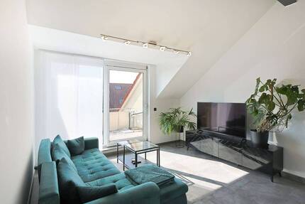 Lichtdurchflutete Dachgeschosswohnung mit sonnigem Balkon - Schwieberdingen