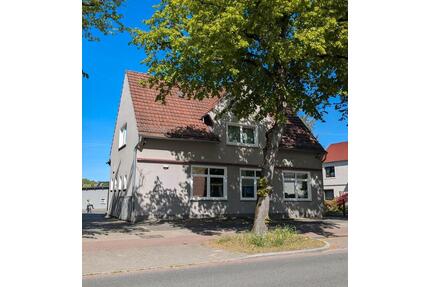 Saniertes 3-Familienhaus mit großem Garten und 2 vermieteten WE - Bremen Blumenthal