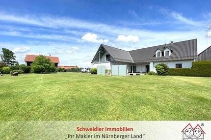 Groß & modern - XXL-Einfamilienhaus (Bj. 2006) mit 1.900 m² Grund und Doppelgarage in Krottensee - Neuhaus-Krottensee