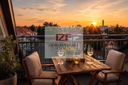Über den Dächern von Nürnberg: 2-Zimmer-Dachgeschosswohnung mit Kamin, Dachloggia & Weitblick