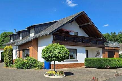 Hochwertiges Ein- oder Zweifamilienhaus - entscheiden Sie selbst - zwei Garagen inklusive! - Seiwerath