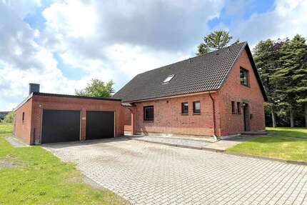 Haus zum Kaufen in Lütjenwestedt 229.000,00 € 137.88 m²