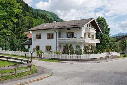 Haus zum Kaufen in Aschau im Chiemgau, OT Sachrang 1.245.000,00 € 330 m²