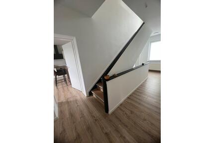 Sehr schöne Maisonette Wohnung - 1.300,00&nbsp;EUR Kaltmiete, ca.&nbsp; 95,00&nbsp;m&sup2; in Siegen (PLZ: 57072)