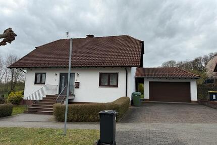 Haus Grünberg beste Wohnlage - 1.650,00&nbsp;EUR Kaltmiete, ca.&nbsp; 155,00&nbsp;m&sup2; in Grünberg (PLZ: 35305)