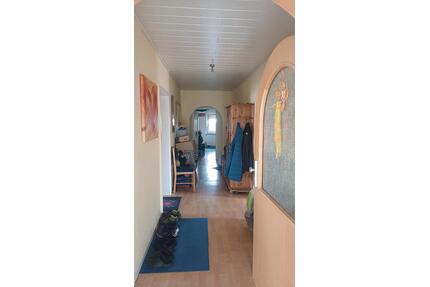 Schöne 150qm2 Wohnung in einem alleinstehenden 3-Familienhaus - Bebra