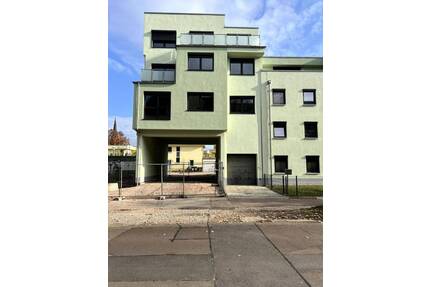 Exklusive Eigentumswohnung inkl. sehr hochwertiger Einbauküche und großem Balkon, optional Stellplatz - Halle (Saale) Innenstadt