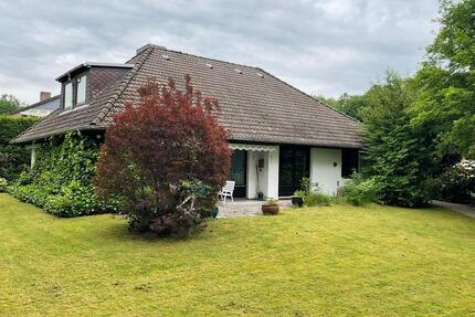 Einfamilienhaus auf schönem Grundstück am Golfplatz in HH-Lemsahl - Hamburg Wandsbek