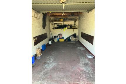 Garage von Privat in einem WEG - 19.999,00&nbsp;EUR Kaufpreis, ca.&nbsp; 15,00&nbsp;m&sup2; in Oberhausen (PLZ: 46045)