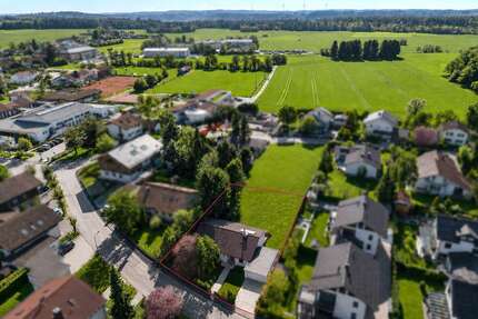Haus zum Kaufen in Straßlach-Dingharting 1.280.000,00 € 320 m²