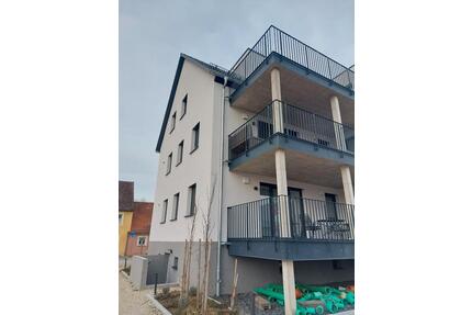 2-Zi-Wohnung mit Balkon, EBK und Stellplatz in Wassertruedingen. - Wassertrüdingen