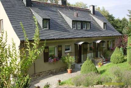 Haus zum Kaufen in Schwarzenberg 196.000,00 € 210 m²