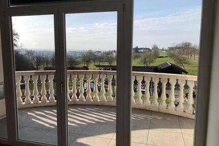 Helle gemütliche Wohnung mit Balkon und tollem Ausblick - Wiehl