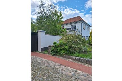 Helle 4,5-Zi.-Wohng. in BergenDumme, Balkon, Carport - Bergen an der Dumme