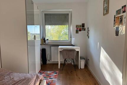 ROOM AVAILABLE FROM 21st of JULY - ENGADINERSTR. 36 - München Giesing
