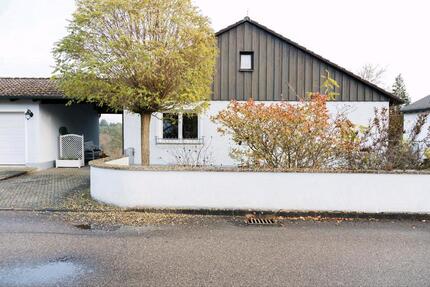 Großzügiges, gepflegtes Einfamilienhaus in traumhafter Hanglage - Roth