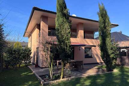 Haus zum Kaufen in Oldenburg 598.000,00 € 210 m²