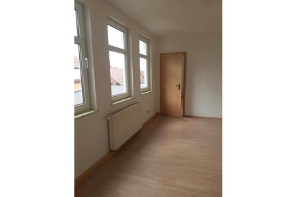 2 Raum Wohnung - 250,00&nbsp;EUR Kaltmiete, ca.&nbsp; 42,00&nbsp;m&sup2; in Apolda (PLZ: 99510)