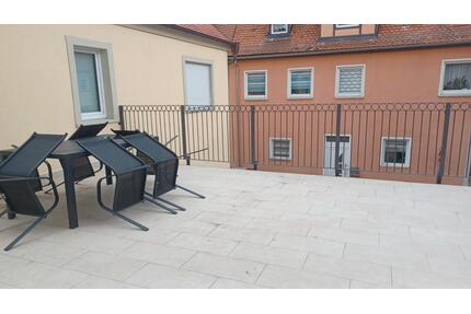 modernes WG-Zimmer in komplett ausgestatteter WG - Uffenheim