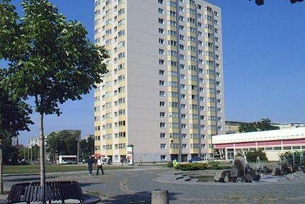 Eine geräumige 3 Raumwohnung mit Blick auf Dresden- bei Mietbeginn noch im April schenken wir Ihnen 1 Monat die Grundmiete