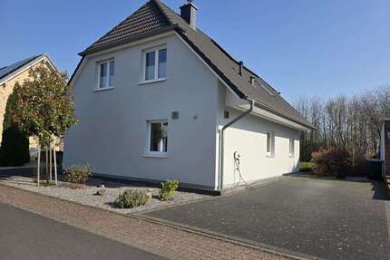 Haus zum Kaufen in Bedburg 720.000,00 € 143 m²