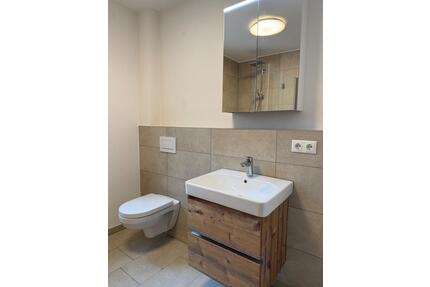 2-Zimmer Wohnung, EG, Neuwertig, EBK, Top Lage - Straubing