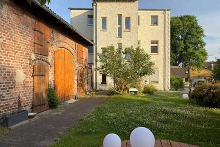 Haus zum Kaufen in Hohen NeuendorfBergfelde 740.000,00 € 265 m² - Hohen Neuendorf/Bergfelde